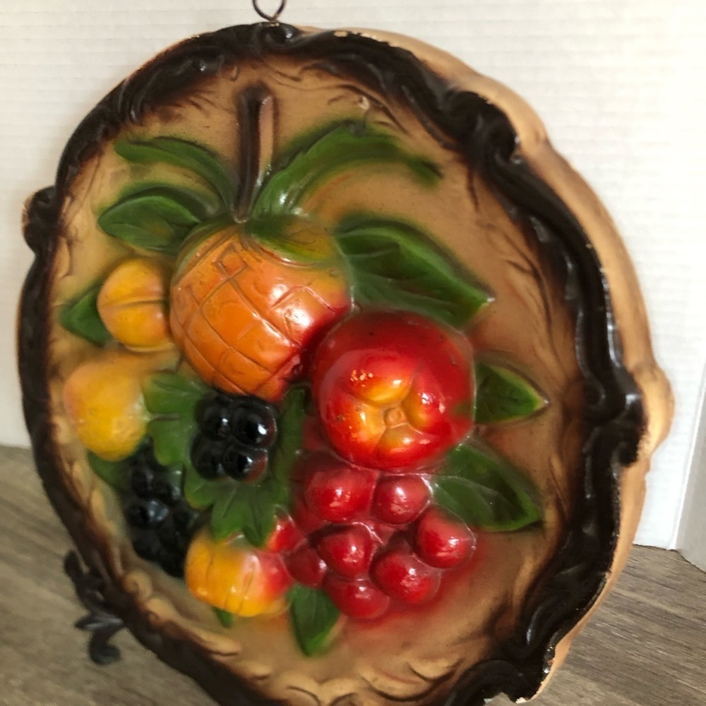 Vtg Colourful Fruit Chalkware Wall Plaque - Picture 4 of 15